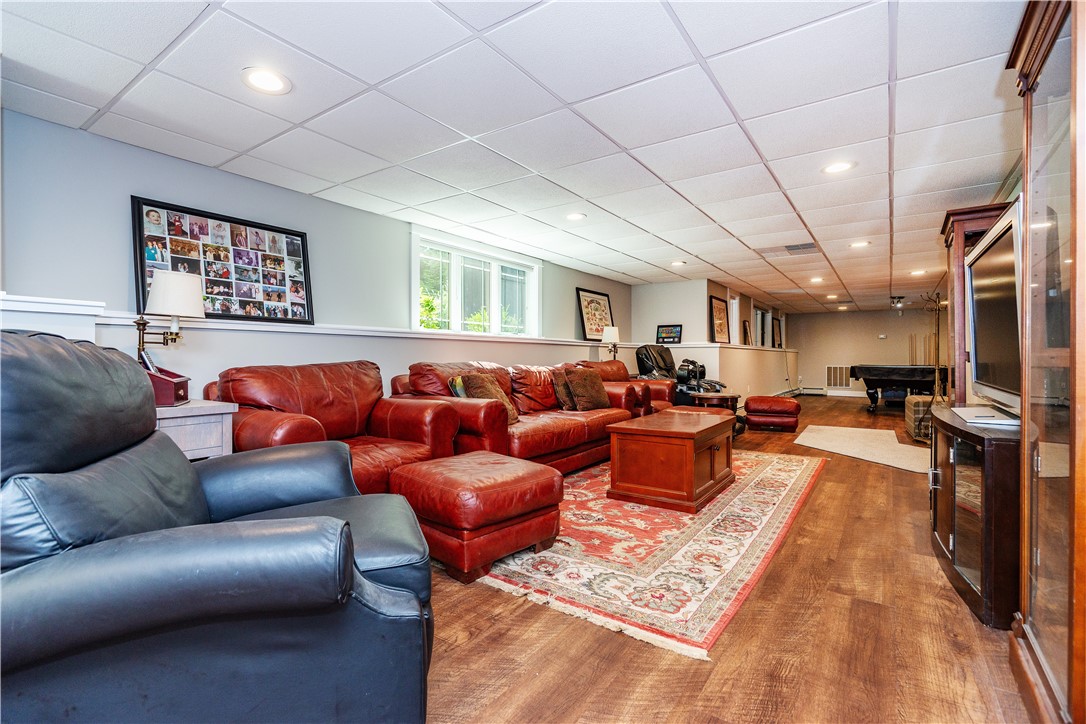 Smithfield, Rhode Island, 02917, United States, 4 Bedrooms Bedrooms, ,3 BathroomsBathrooms,Residential,Active,2025571