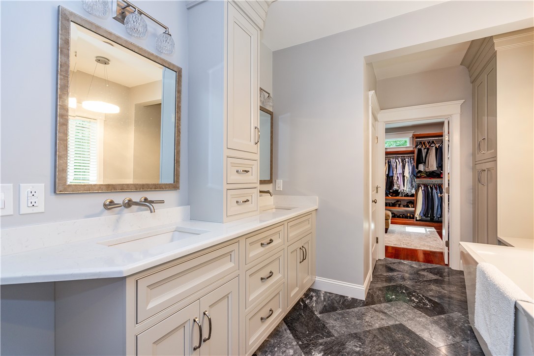 Smithfield, Rhode Island, 02917, United States, 4 Bedrooms Bedrooms, ,3 BathroomsBathrooms,Residential,Active,2025571