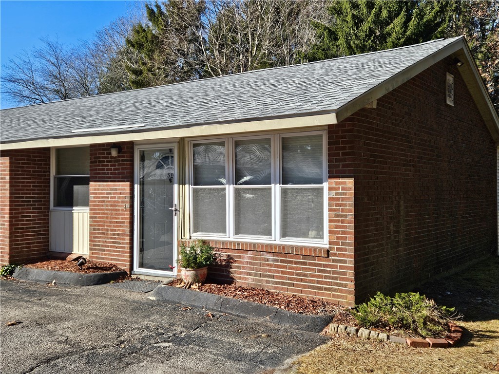 5 Kingsland Court D