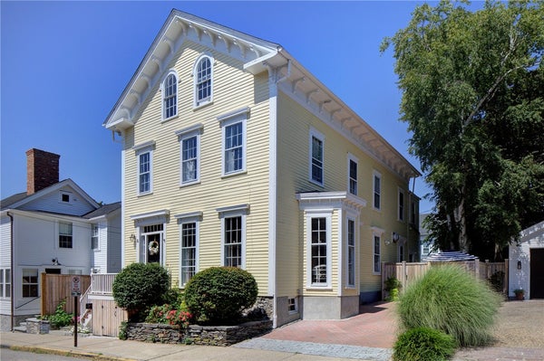 16 SHERMAN ST, NEWPORT, RI 02840 - Image 2affcab006bb6945c873487c0f723fa0/2102782484