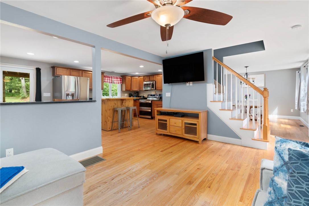 Hopkinton, Rhode Island 02832, United States, 3 Bedrooms Bedrooms, ,3 BathroomsBathrooms,Residential,Active,203595