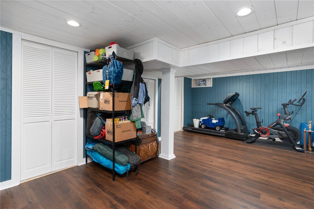 Hopkinton, Rhode Island 02832, United States, 3 Bedrooms Bedrooms, ,3 BathroomsBathrooms,Residential,Active,203595