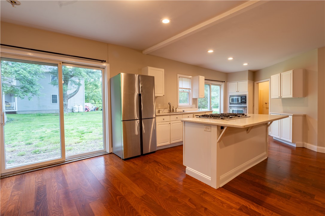 18 Railroad Avenue