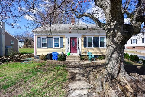 196 Simmonsville Avenue Johnston RI 02919