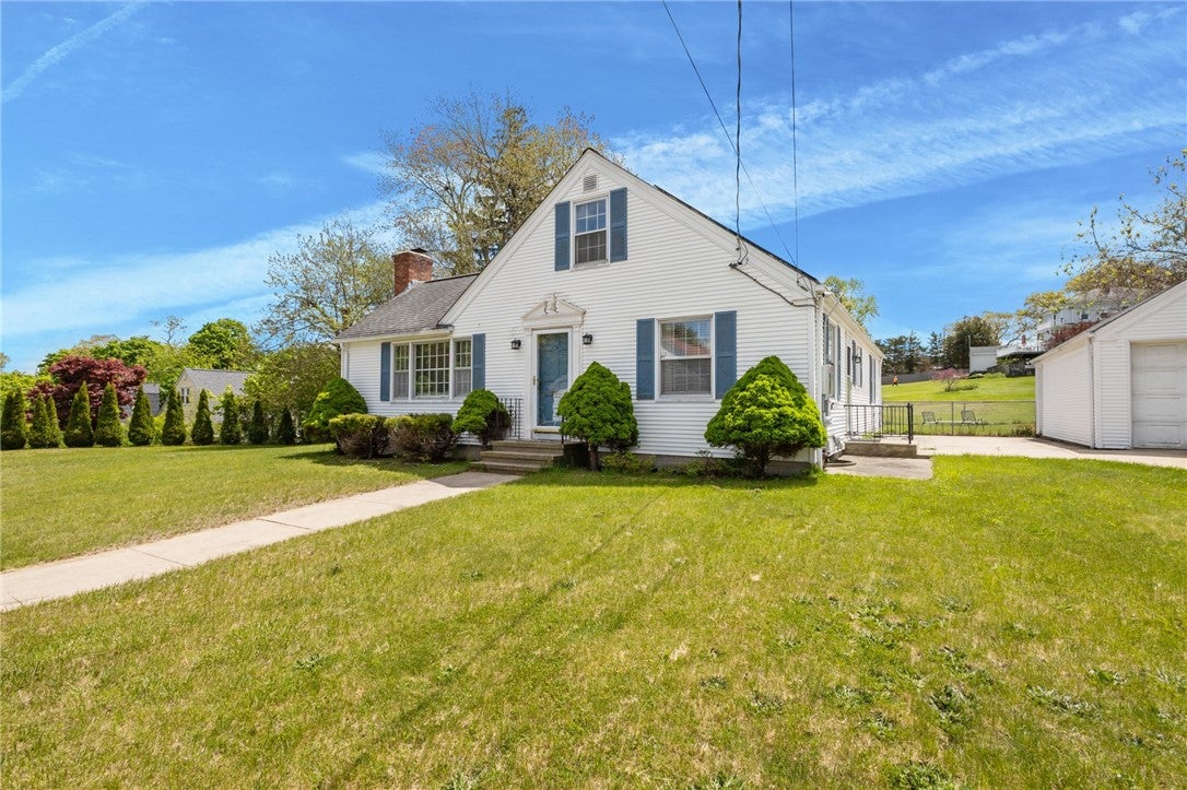 74 Youngs Avenue