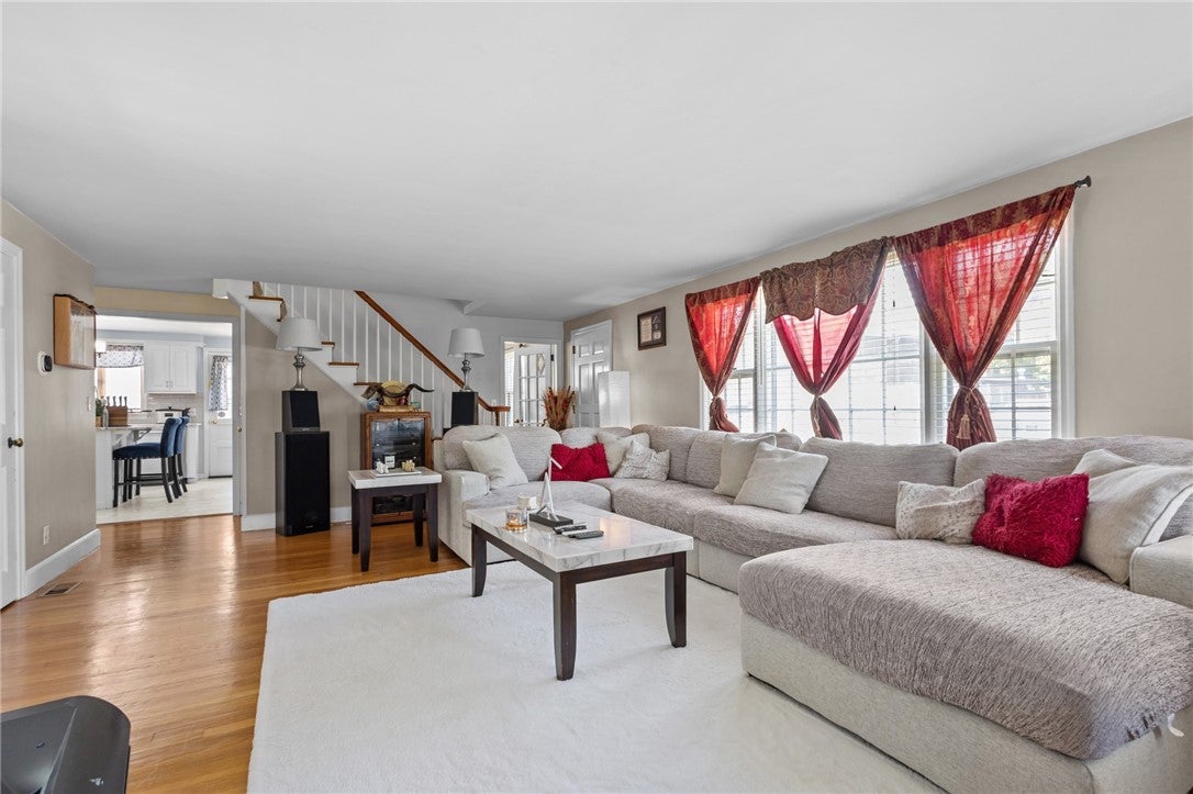 74 Youngs Avenue