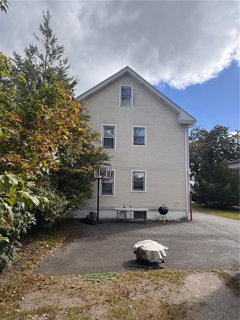 71 Rowe Avenue