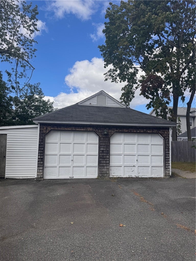 71 Rowe Avenue