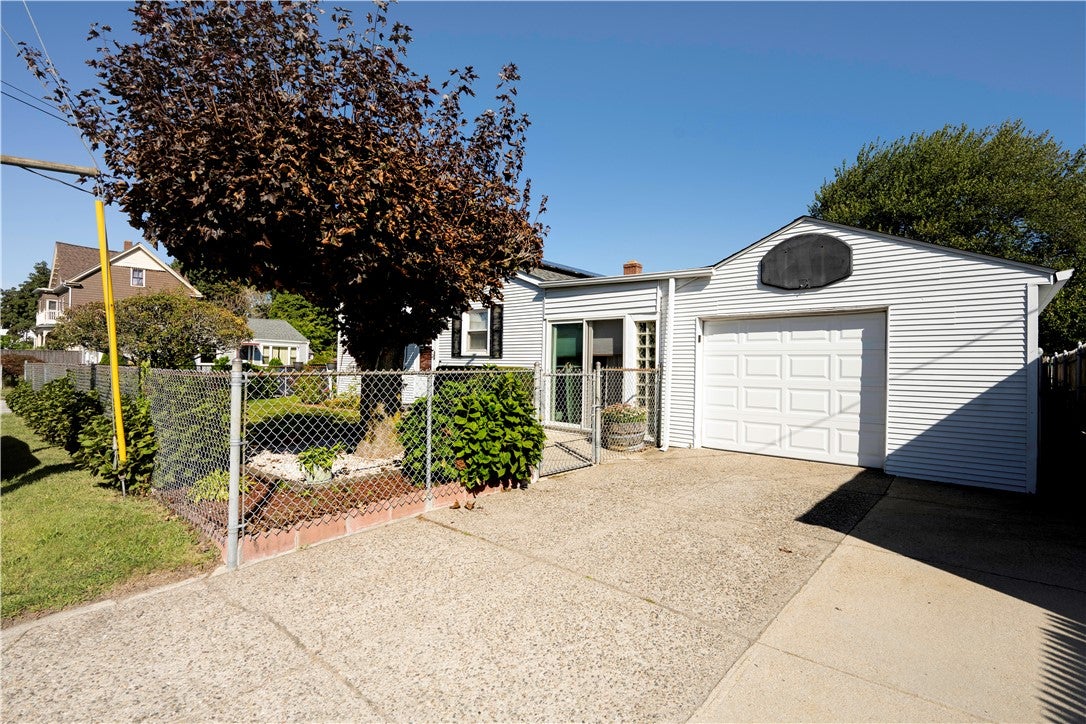3 Rose Drive
