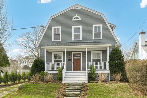 127 Eustis Avenue Newport RI 02840