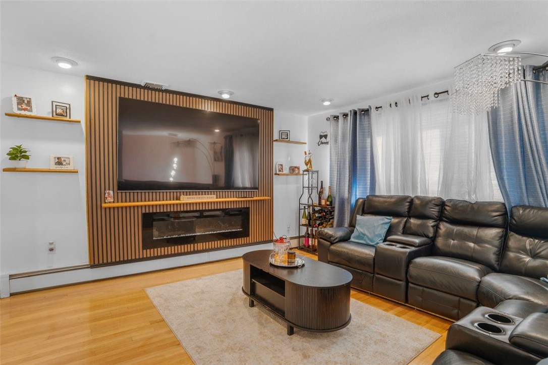 3 Vineland Avenue