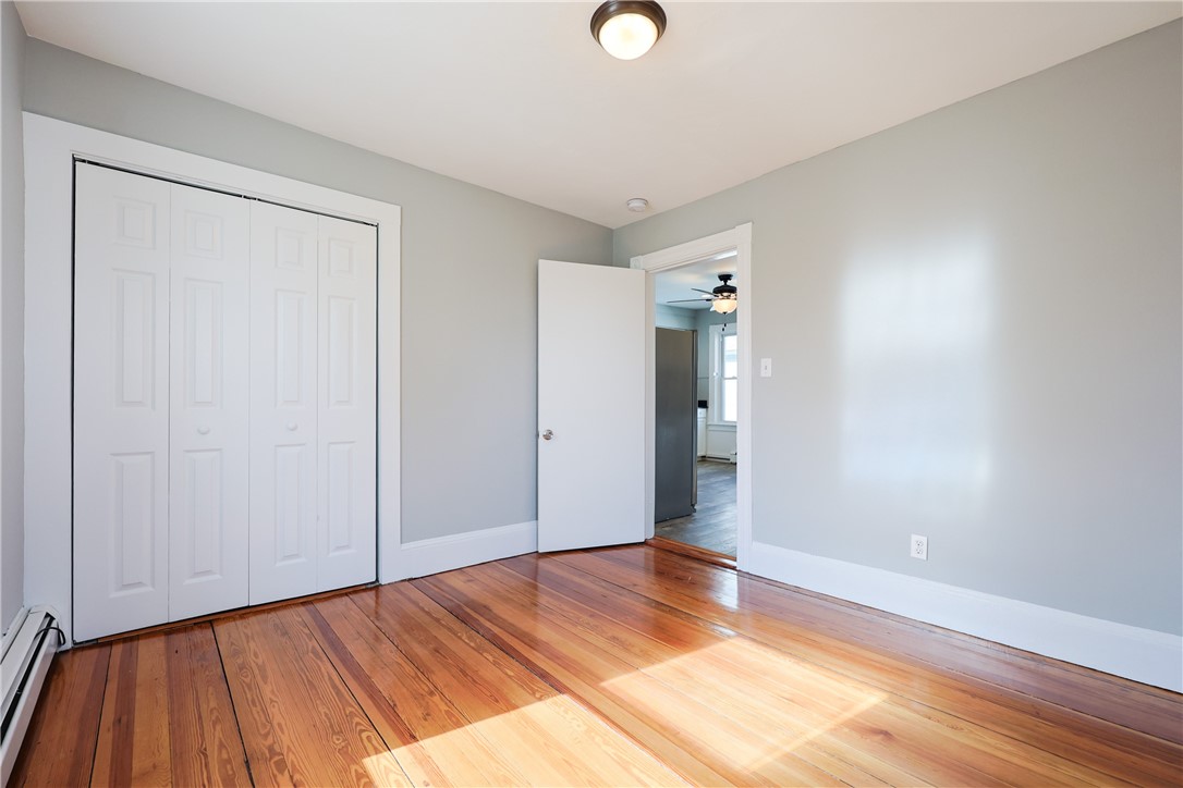 East Providence, Rhode Island 02914, United States, 6 Bedrooms Bedrooms, ,3 BathroomsBathrooms,Residential,Pending,100197