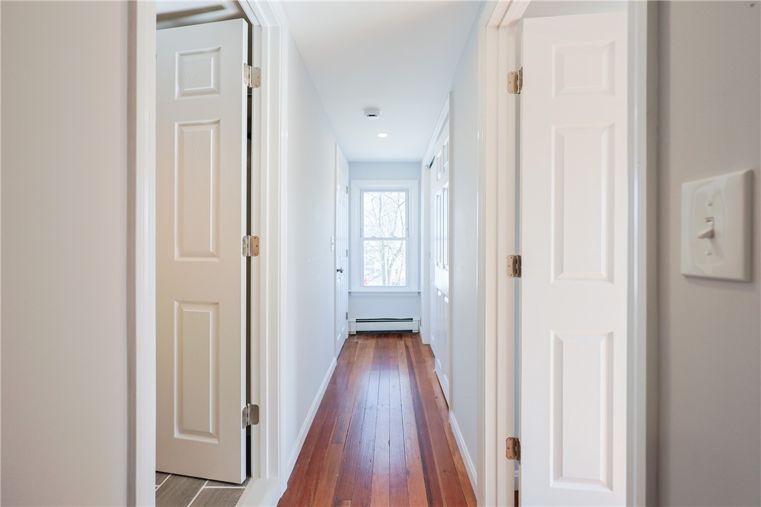 East Providence, Rhode Island 02914, United States, 6 Bedrooms Bedrooms, ,3 BathroomsBathrooms,Residential,Pending,100197