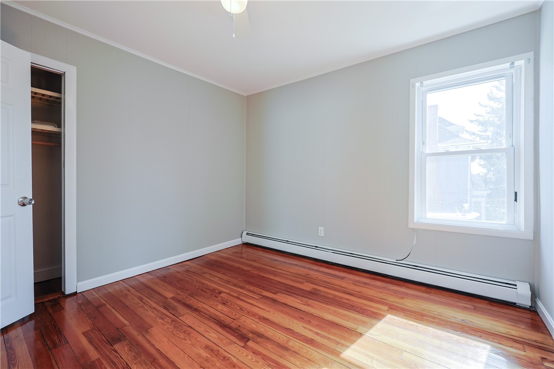 East Providence, Rhode Island 02914, United States, 6 Bedrooms Bedrooms, ,3 BathroomsBathrooms,Residential,Pending,100197