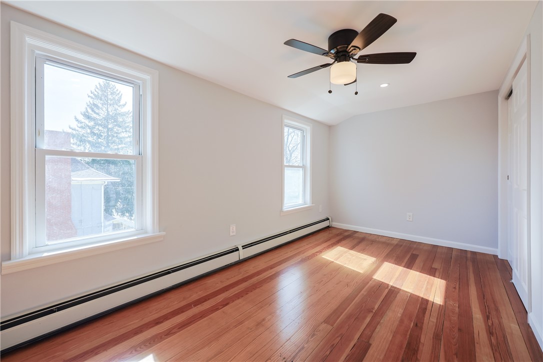 East Providence, Rhode Island 02914, United States, 6 Bedrooms Bedrooms, ,3 BathroomsBathrooms,Residential,Pending,100197