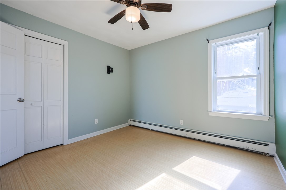 East Providence, Rhode Island 02914, United States, 6 Bedrooms Bedrooms, ,3 BathroomsBathrooms,Residential,Pending,100197