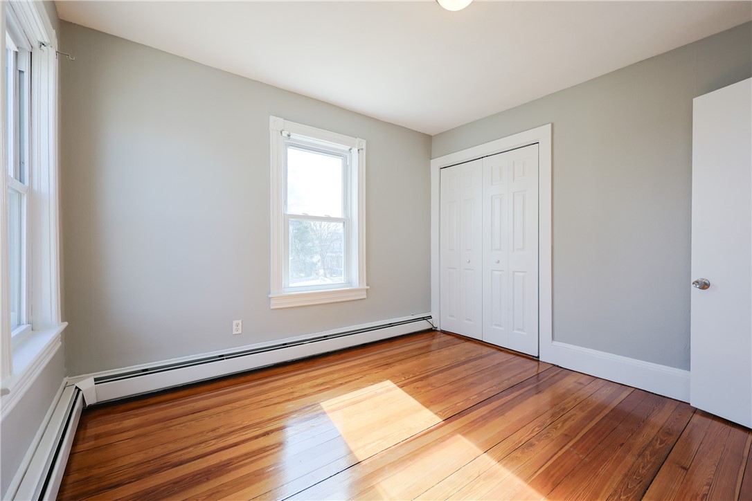 East Providence, Rhode Island 02914, United States, 6 Bedrooms Bedrooms, ,3 BathroomsBathrooms,Residential,Pending,100197