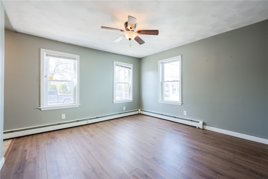 East Providence, Rhode Island 02914, United States, 6 Bedrooms Bedrooms, ,3 BathroomsBathrooms,Residential,Pending,100197