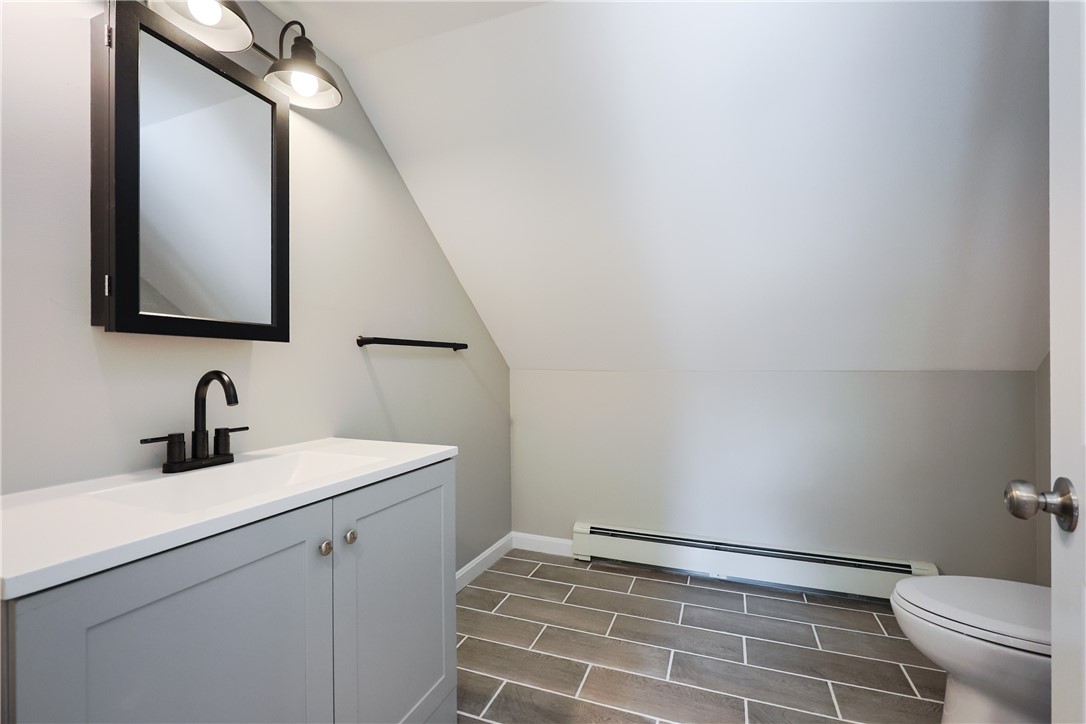 East Providence, Rhode Island 02914, United States, 6 Bedrooms Bedrooms, ,3 BathroomsBathrooms,Residential,Pending,100197