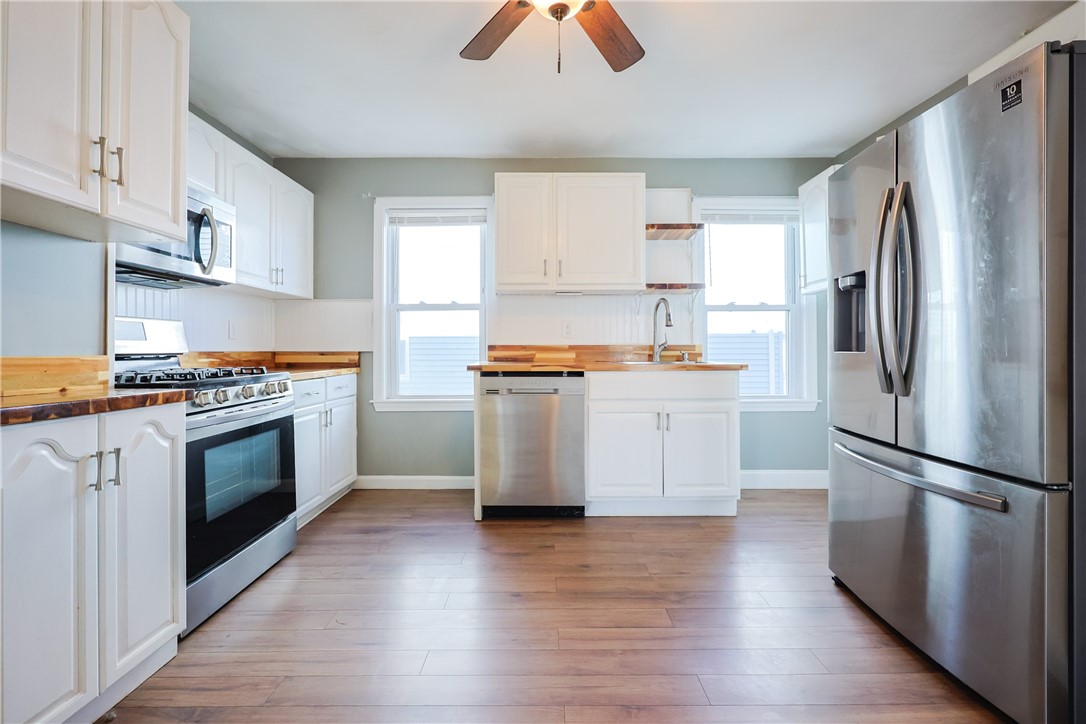 East Providence, Rhode Island 02914, United States, 6 Bedrooms Bedrooms, ,3 BathroomsBathrooms,Residential,Pending,100197