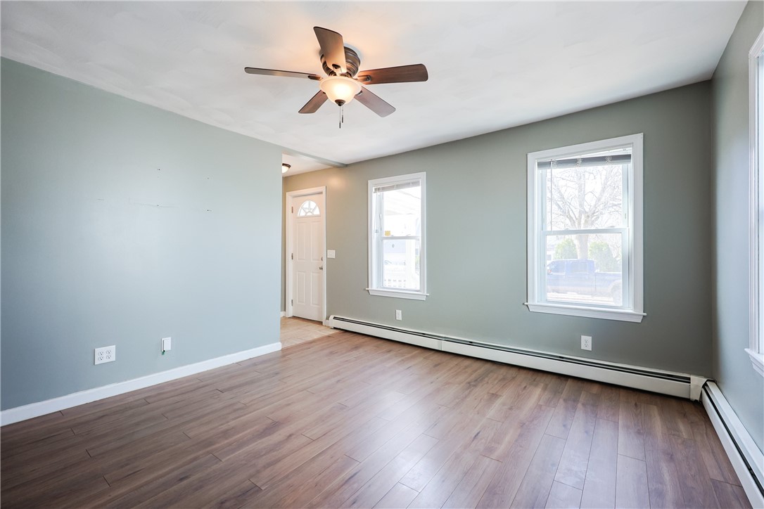 East Providence, Rhode Island 02914, United States, 6 Bedrooms Bedrooms, ,3 BathroomsBathrooms,Residential,Pending,100197