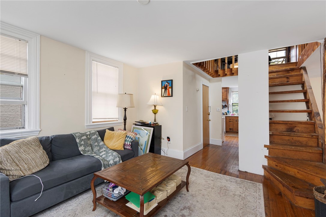 86 Transit Street