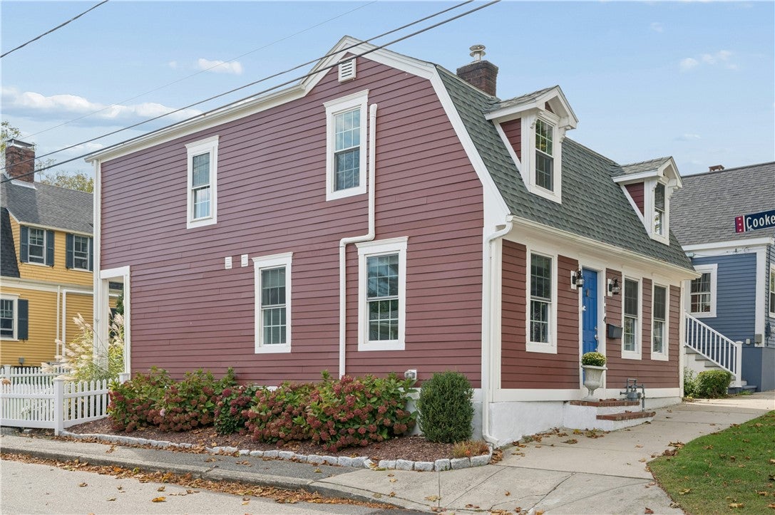 114 Constitution Street