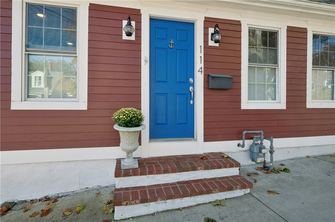 114 Constitution Street