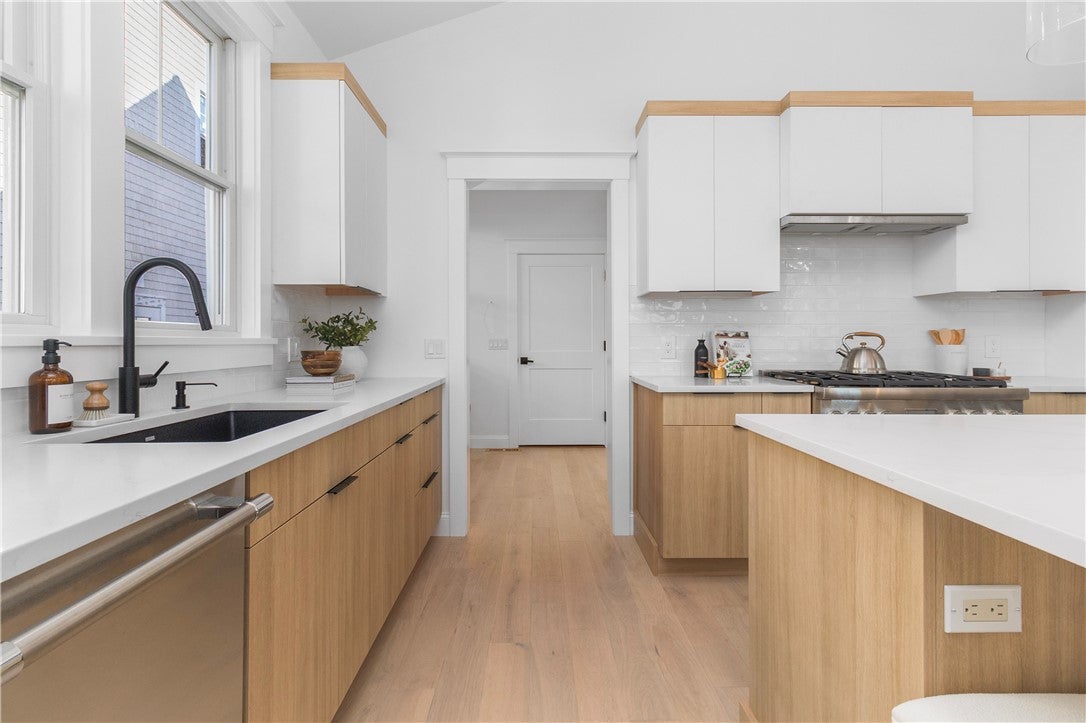 12 Lookout Lane