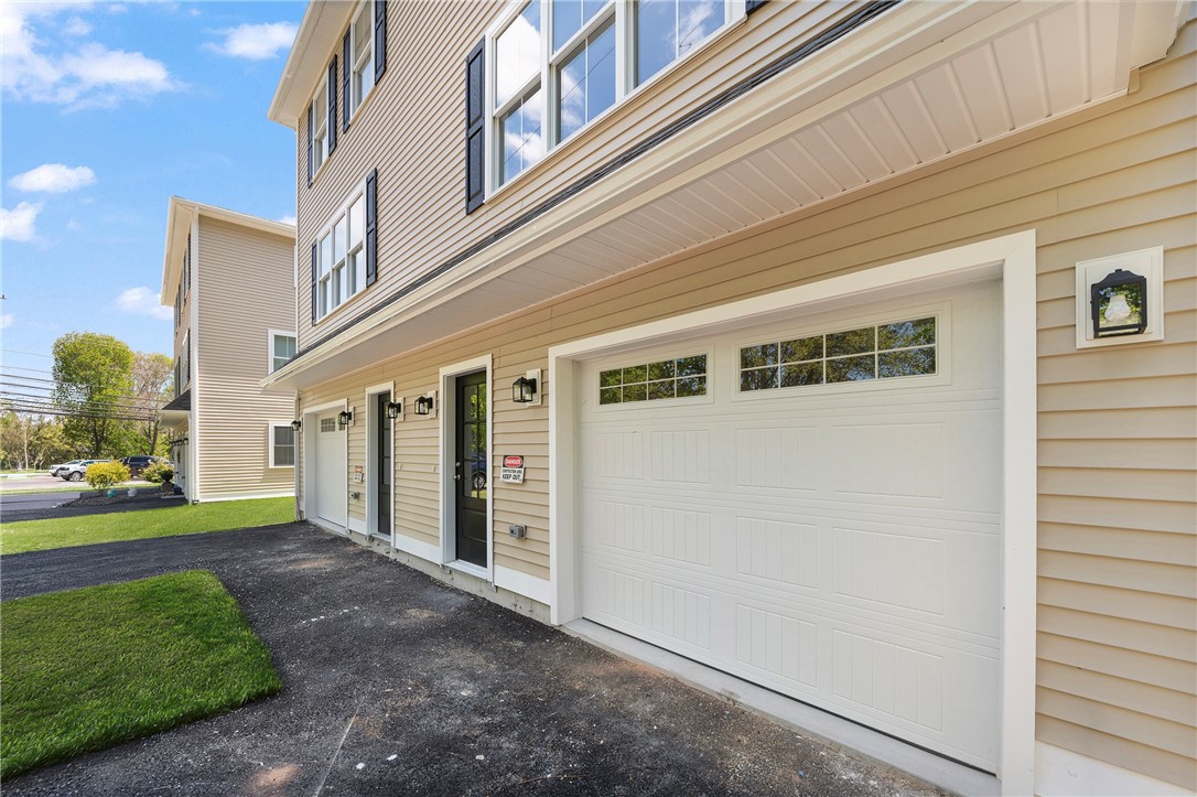 40 Farnum Pike 4