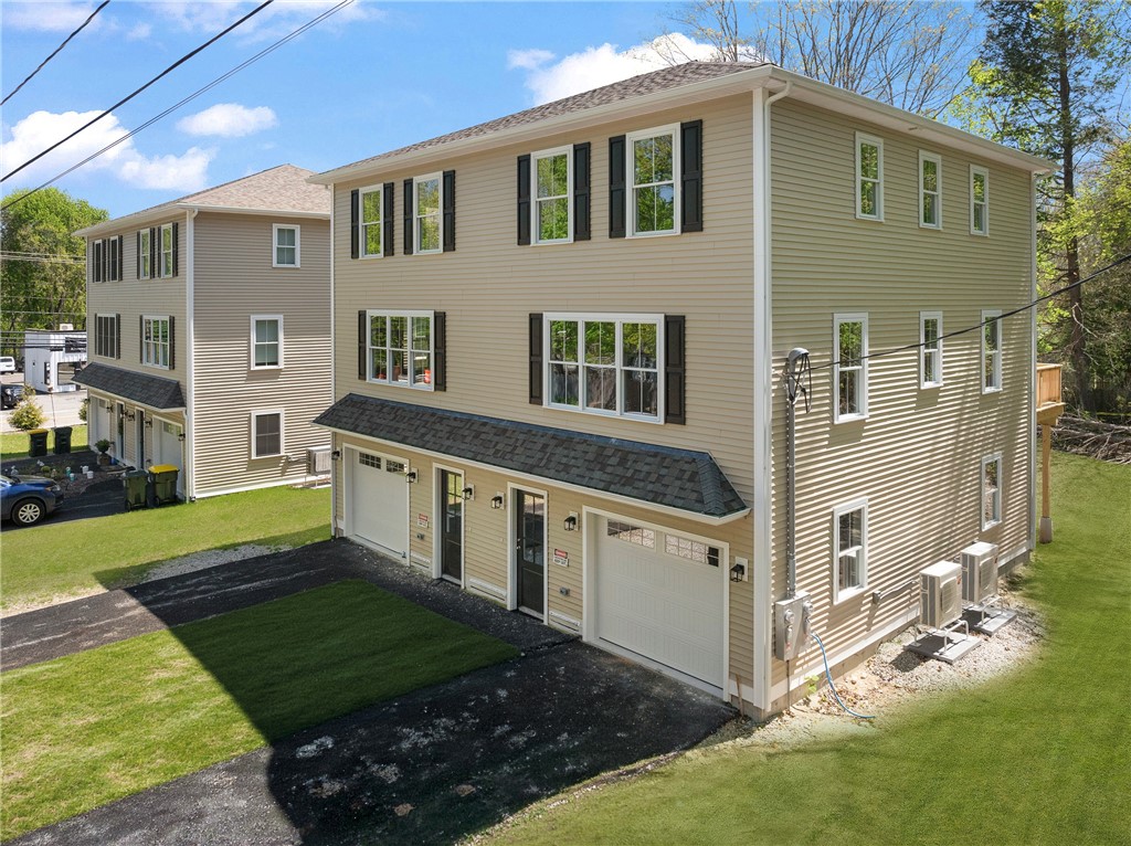 40 Farnum Pike 4