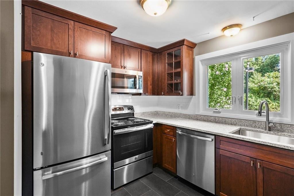 21 Sterling Drive 12