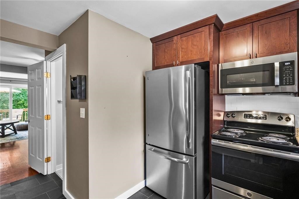 21 Sterling Drive 12