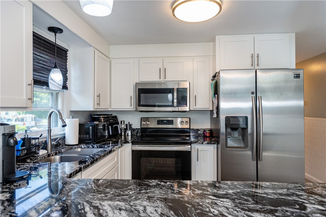 Cranston, Rhode Island 02920, United States, 3 Bedrooms Bedrooms, ,1 BathroomBathrooms,Residential,Active,153187