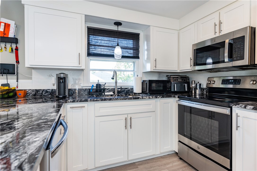 Cranston, Rhode Island 02920, United States, 3 Bedrooms Bedrooms, ,1 BathroomBathrooms,Residential,Active,153187