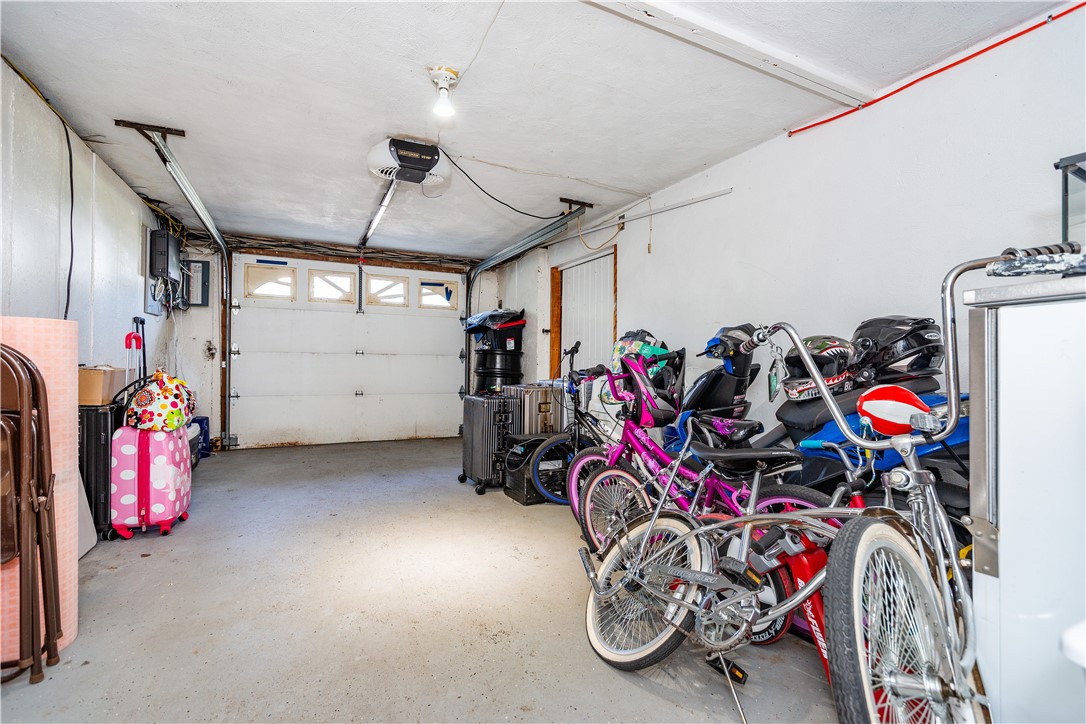 Cranston, Rhode Island 02920, United States, 3 Bedrooms Bedrooms, ,1 BathroomBathrooms,Residential,Active,153187