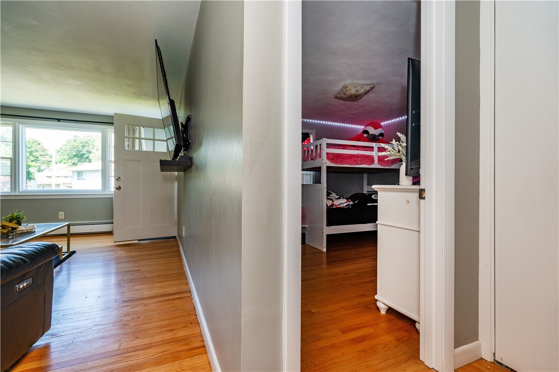 Cranston, Rhode Island 02920, United States, 3 Bedrooms Bedrooms, ,1 BathroomBathrooms,Residential,Active,153187