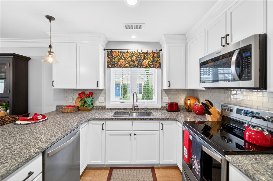 12 Rivers Edge Drive