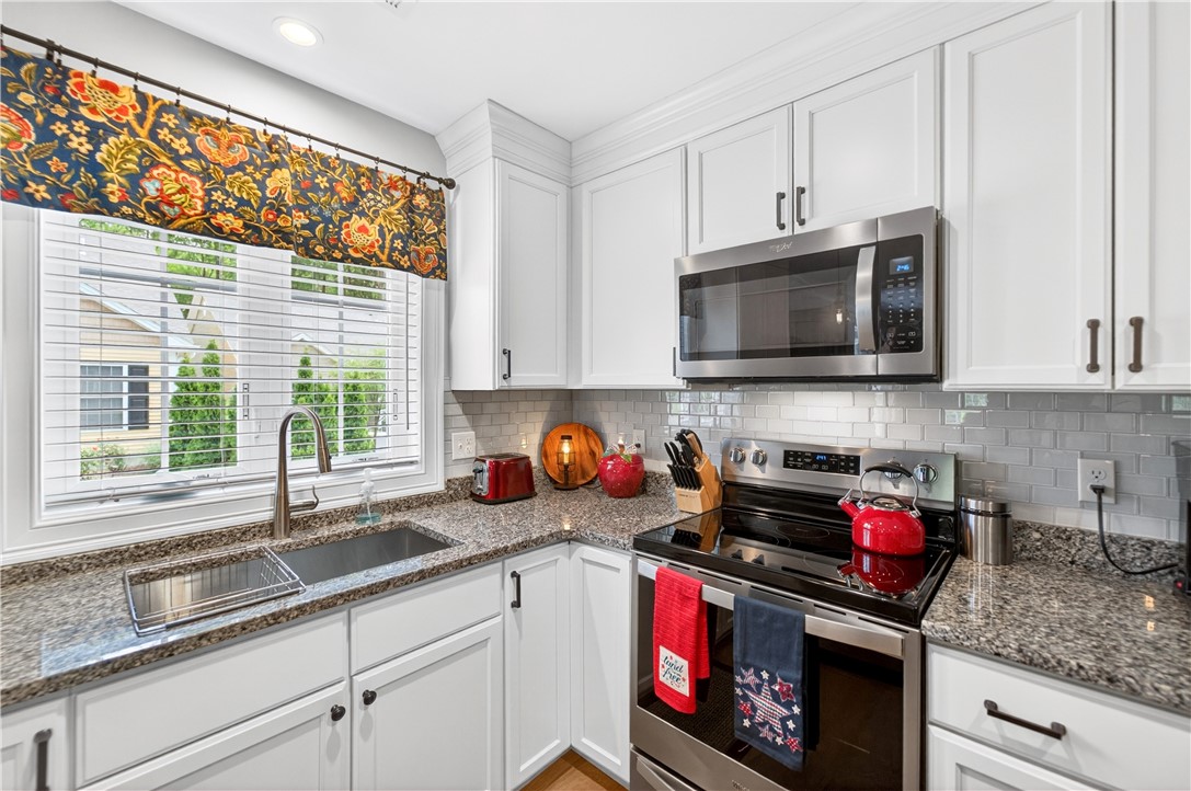 12 Rivers Edge Drive
