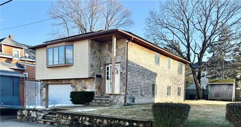 139 Suffolk Avenue Pawtucket RI 