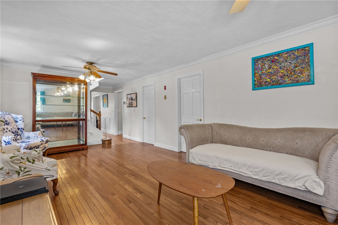 416 Farnum Pike