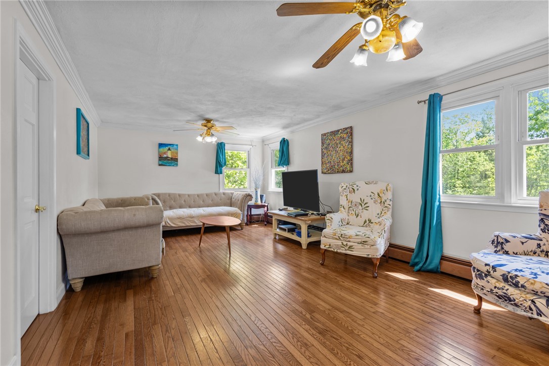 416 Farnum Pike