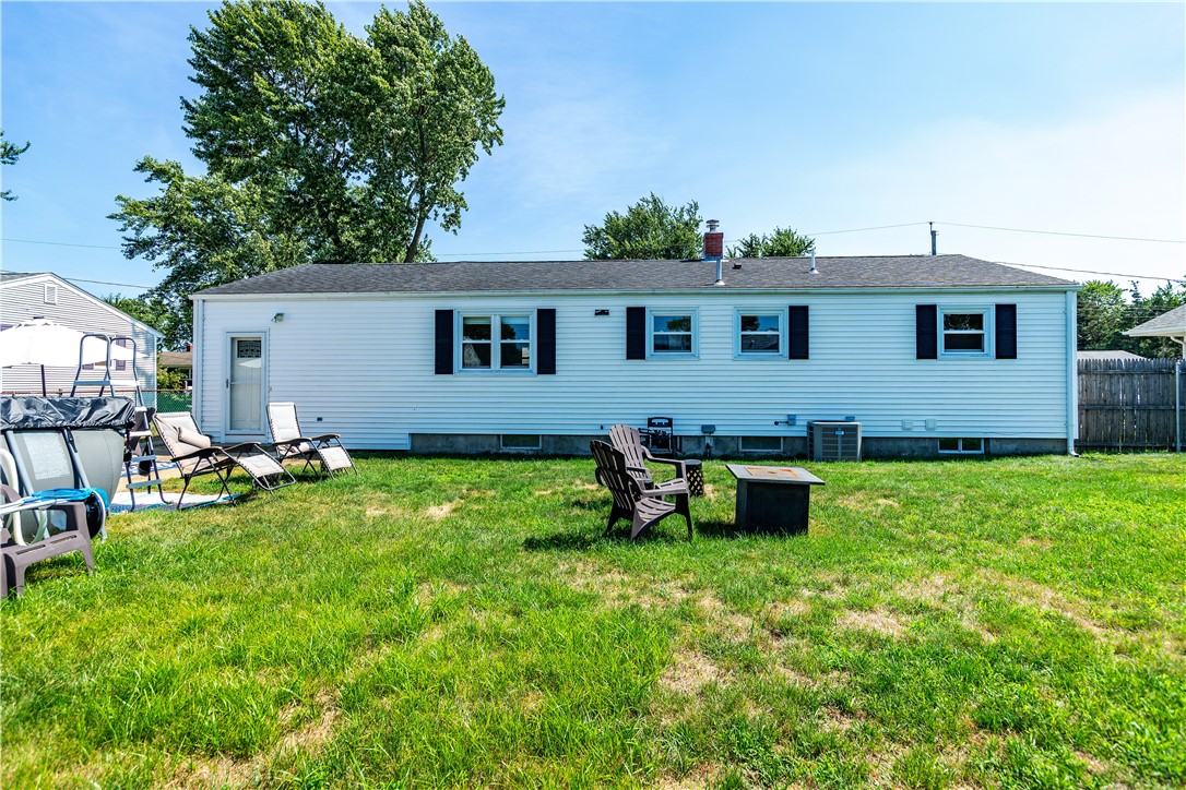 Warwick, Rhode Island 02886, United States, 3 Bedrooms Bedrooms, ,2 BathroomsBathrooms,Residential,Pending,182150