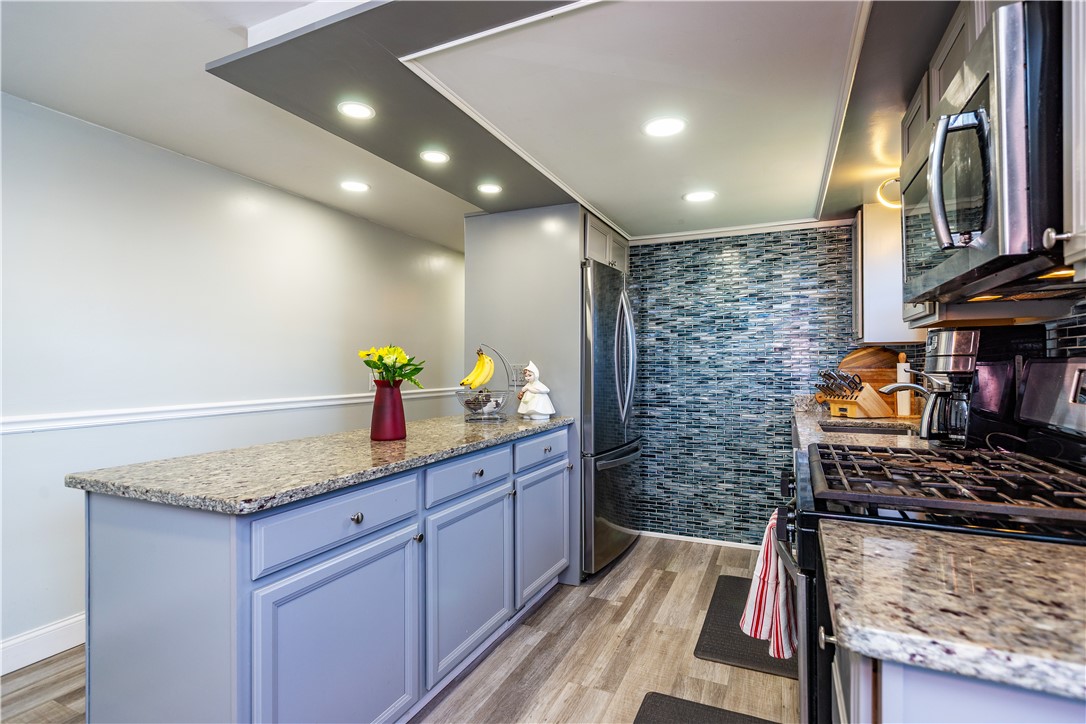 Warwick, Rhode Island 02886, United States, 3 Bedrooms Bedrooms, ,2 BathroomsBathrooms,Residential,Pending,182150