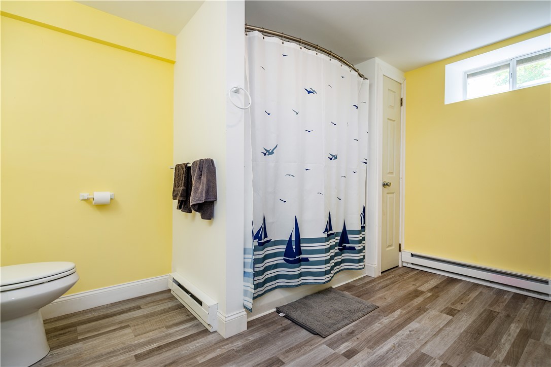 Warwick, Rhode Island 02886, United States, 3 Bedrooms Bedrooms, ,2 BathroomsBathrooms,Residential,Pending,182150