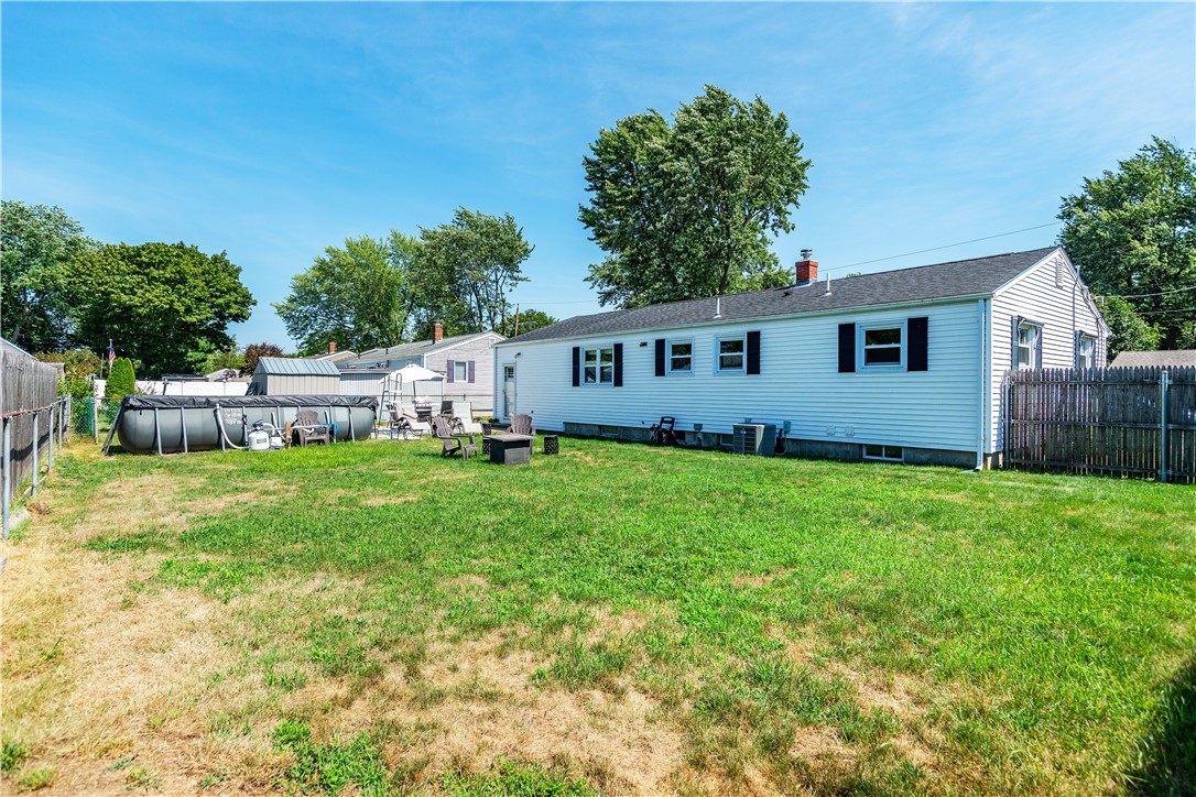 Warwick, Rhode Island 02886, United States, 3 Bedrooms Bedrooms, ,2 BathroomsBathrooms,Residential,Pending,182150