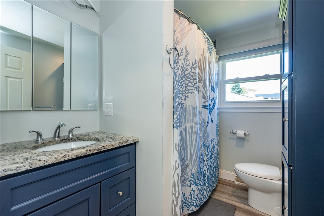 Warwick, Rhode Island 02886, United States, 3 Bedrooms Bedrooms, ,2 BathroomsBathrooms,Residential,Pending,182150