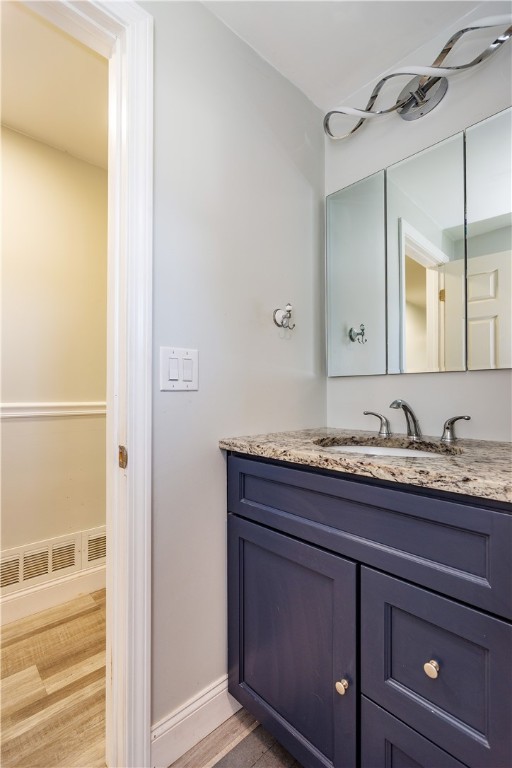 Warwick, Rhode Island 02886, United States, 3 Bedrooms Bedrooms, ,2 BathroomsBathrooms,Residential,Pending,182150