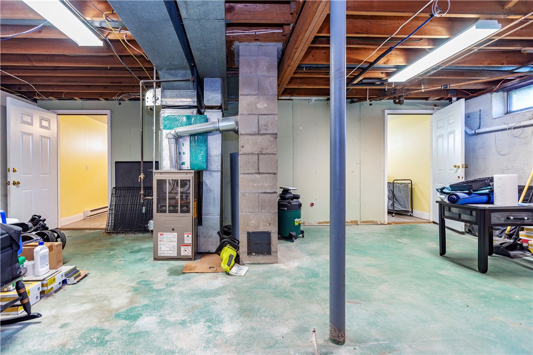 Warwick, Rhode Island 02886, United States, 3 Bedrooms Bedrooms, ,2 BathroomsBathrooms,Residential,Pending,182150