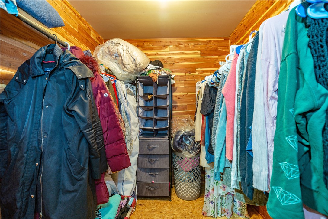 Warwick, Rhode Island 02886, United States, 3 Bedrooms Bedrooms, ,2 BathroomsBathrooms,Residential,Pending,182150